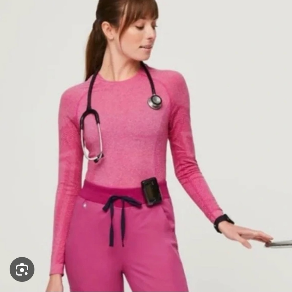 Figs Raspberry Sorbet Salta Seamless Long sleeve Underscrub